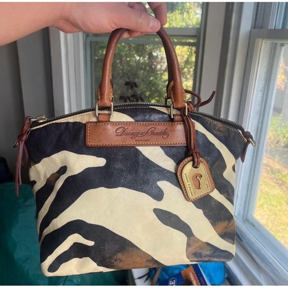 y2k 2000s Dooney & Bourke Juliette Zebra Vachette shoulder bag / Handbag 4 Zara